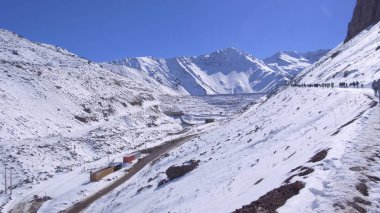 Dağ kar ve doğa manzara