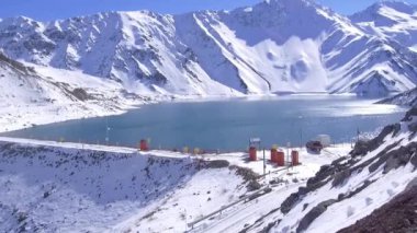 Manzara, dağ kar, lagün ve doğa Santiago, Chile