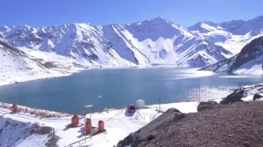 Manzara, dağ kar, lagün ve doğa Santiago, Chile