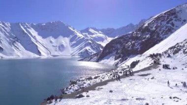 Manzara, dağ kar, lagün ve doğa Santiago, Chile