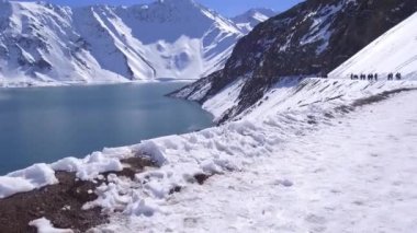Manzara, dağ kar, lagün ve doğa Santiago, Chile