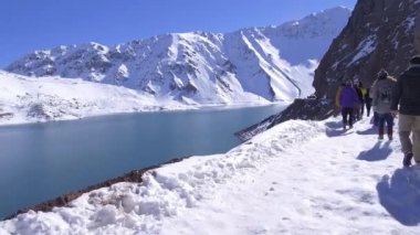 Manzara, dağ kar, lagün ve doğa Santiago, Chile