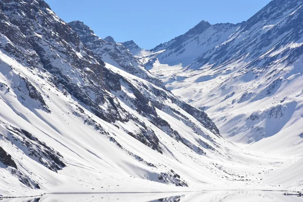 Paisagem Neve Montanha Estância Esqui Chile — Fotografia de Stock