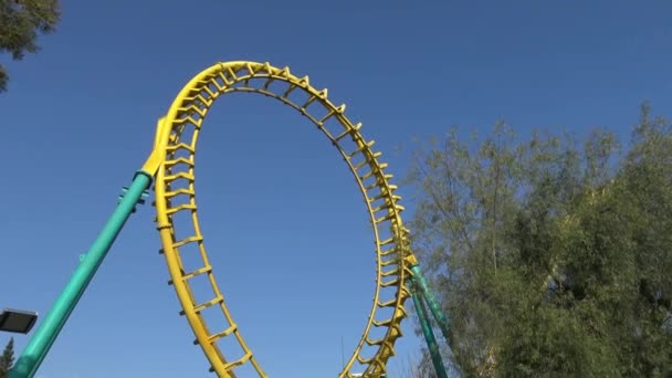 Roller Coaster Ride Een Pretpark Chili — Stockvideo