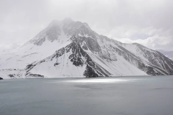 Paisaje Montañas Nieve Laguna —  Fotos de Stock