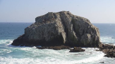 Manzara, plaj, kayalık uçurum, deniz ve doğa