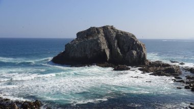 Manzara, plaj, kayalık uçurum, deniz ve doğa