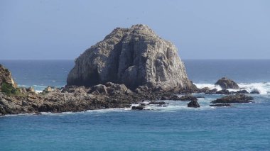 Manzara, plaj, kayalık uçurum, deniz ve doğa