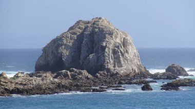 Manzara, plaj, kayalık uçurum, deniz ve doğa