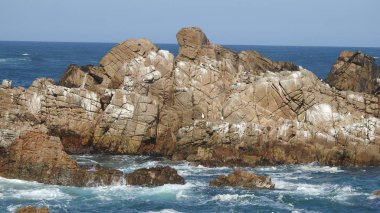 Manzara, plaj, kayalık uçurum, deniz ve doğa