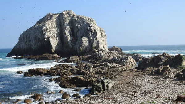 Paisagem Praia Penhasco Rochoso Litoral Natureza — Fotografia de Stock