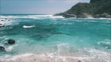 Manzara, deniz ve kayalık plaj