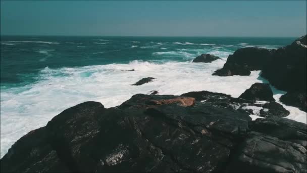 Landschap Zee Rotsachtige Strand — Stockvideo