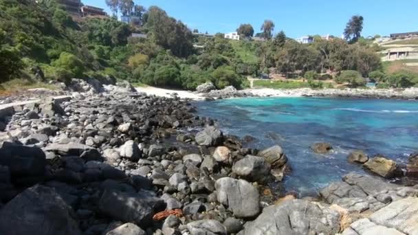 Paisagem Litoral Praia Rochosa — Vídeo de Stock