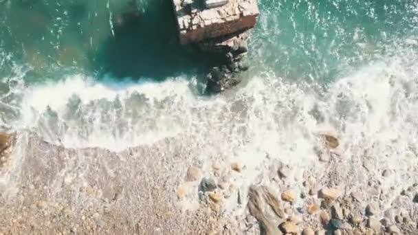 Vista Aérea Uma Praia Beira Mar — Vídeo de Stock