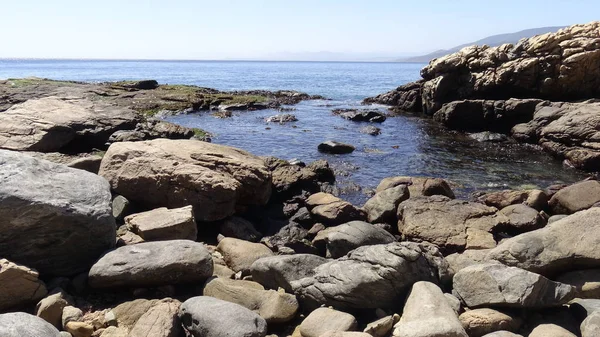 Manzara, kayalık plaj ve sahil