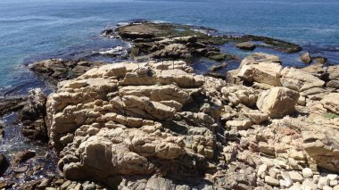 Manzara, kayalık plaj ve sahil