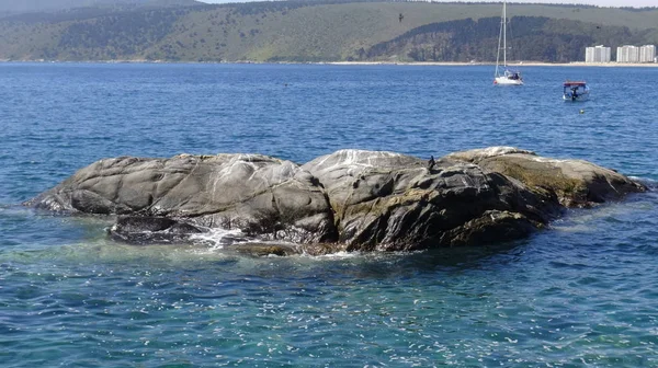 Τοπίο Βραχώδη Παραλία Και Θάλασσα — Φωτογραφία Αρχείου