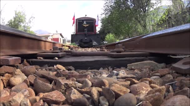 火车穿越铁轨 — 图库视频影像