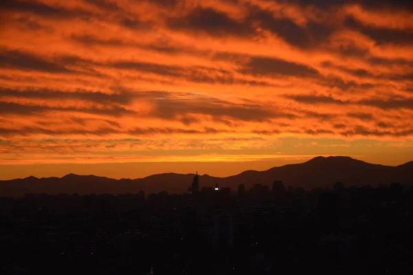 Wolken Bei Sonnenuntergang Und Stadtbild — Stockfoto