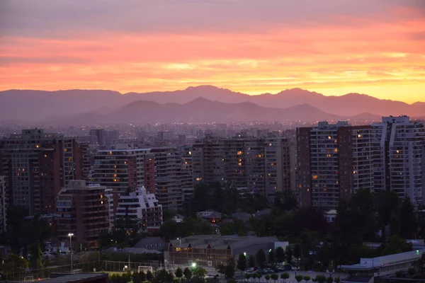 Nuvens Pôr Sol Paisagem Urbana — Fotografia de Stock