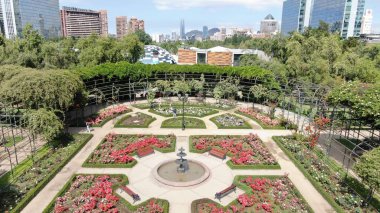 Bir gül bahçesine bir park hava resmi 