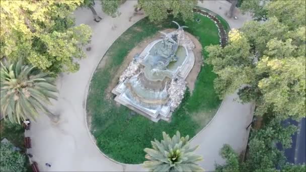 Bir Park Bir Çeşme Havadan Görünümü — Stok video