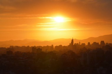 Gün batımı bulutlar ve peyzaj