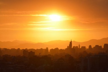 Gün batımı bulutlar ve peyzaj