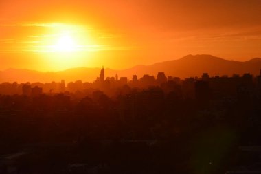 Gün batımı bulutlar ve peyzaj
