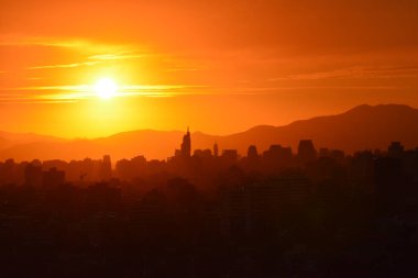 Gün batımı bulutlar ve peyzaj