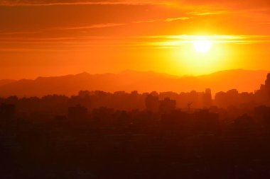 Gün batımı bulutlar ve peyzaj