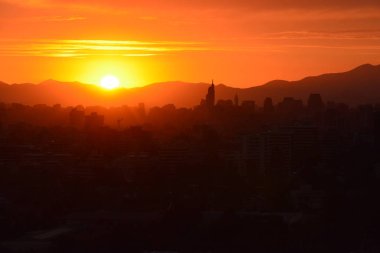 Gün batımı bulutlar ve peyzaj