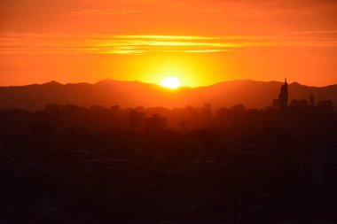 Gün batımı bulutlar ve peyzaj