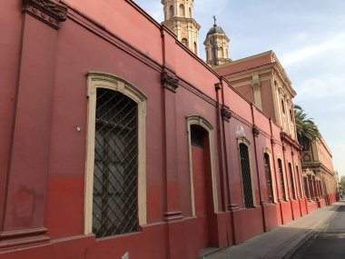 Santiago, Şili'deki İspanyol Mimarisi ve binaları