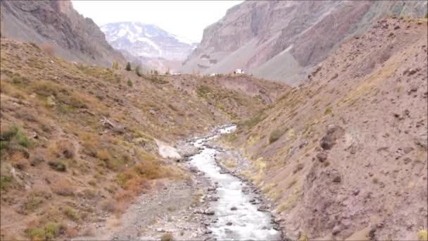 Luftaufnahme Berglandschaft Fluss Und Tal Chile — Stockvideo