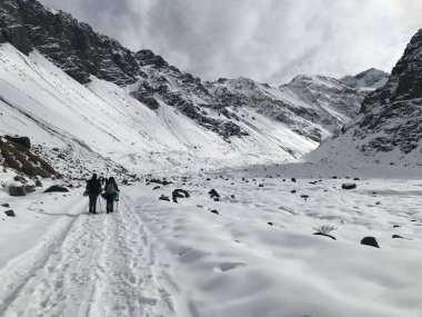 Şili dağ kar ve vadi peyzaj