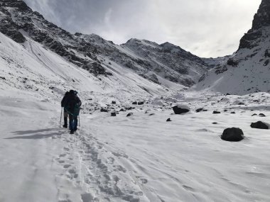 Şili dağ kar ve vadi peyzaj