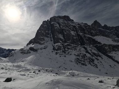 Şili dağ kar ve vadi peyzaj