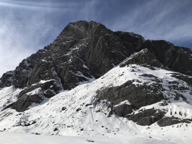 Şili dağ kar ve vadi peyzaj