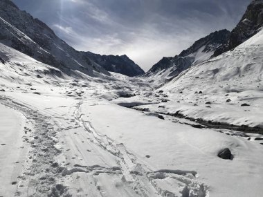 Şili dağ kar ve vadi peyzaj