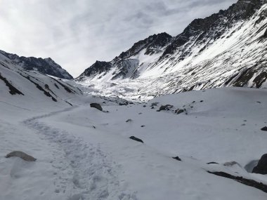 Şili dağ kar ve vadi peyzaj