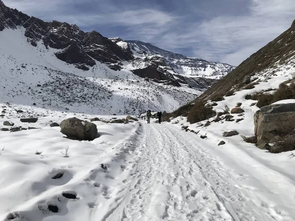 Şili dağ kar ve vadi peyzaj