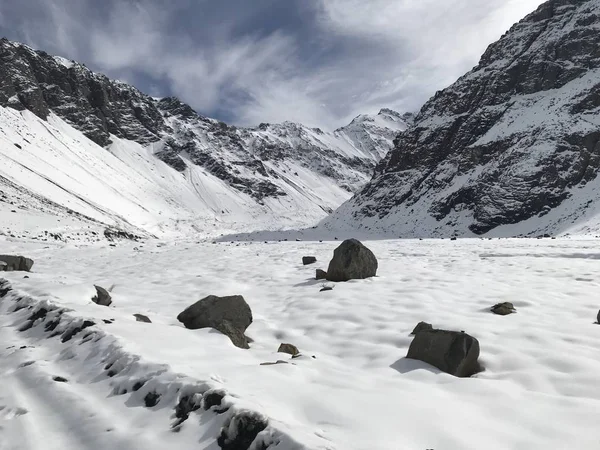 Şili dağ kar ve vadi peyzaj