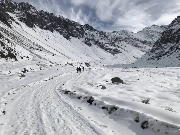 Şili dağ kar ve vadi peyzaj