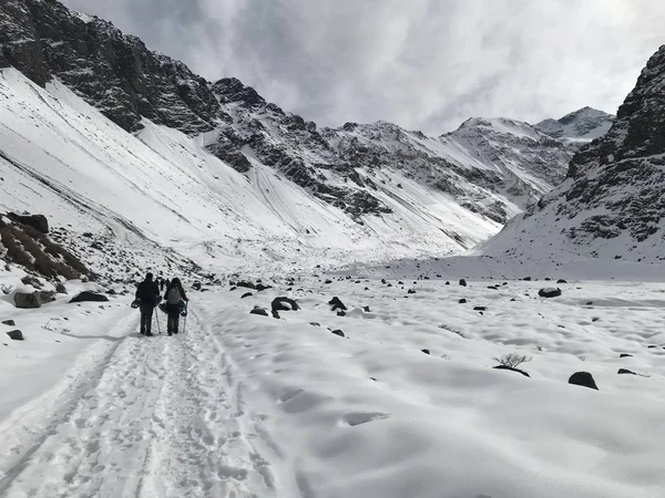 Şili dağ kar ve vadi peyzaj
