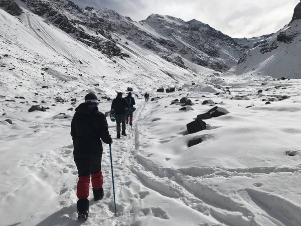 Şili dağ kar ve vadi peyzaj