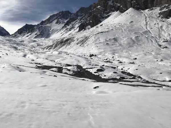 Şili dağ kar ve vadi peyzaj