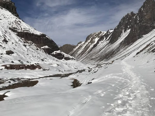 Şili dağ kar ve vadi peyzaj