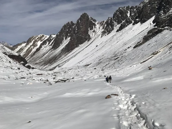 Τοπίο Του Χιονιού Και Της Κοιλάδας Του Βουνού Στη Χιλή — Φωτογραφία Αρχείου